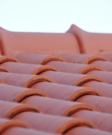 Por que a cobertura de telha cerâmica valoriza o imóvel