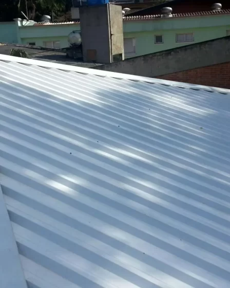 Telhado termoacústico sanduíche: vale a pena investir?