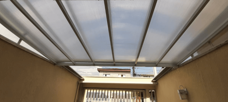 Coberturas retráteis para piscina: proteção total com pouco investimento