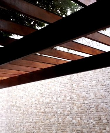 Pergolado de madeira: onde comprar com entrega rápida em São Paulo